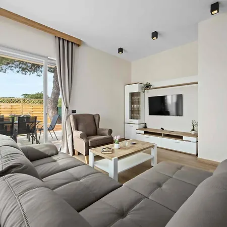 Holiday home Palma Am Fuer 6 Personen Pula