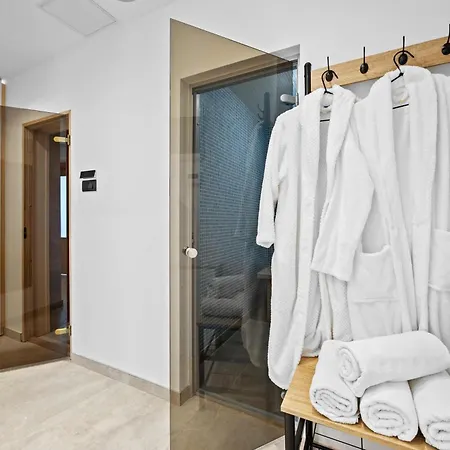 Palma Am Fuer 6 Personen Holiday home Pula